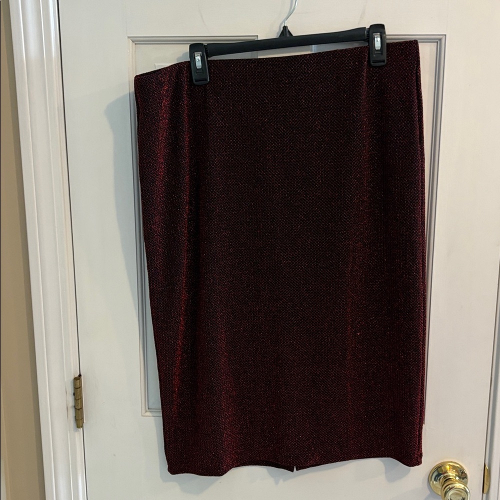 Simply Styled Black and red Metallic Skirt size xl pull on